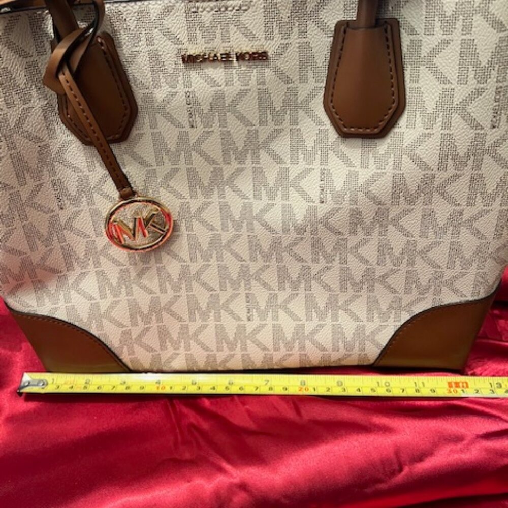 Michael Kors Mercer Gallery Medium Center Zip Tote - Picture 13 of 14